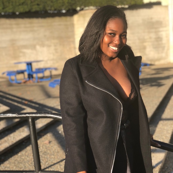 Meet your Posher, Akayla - Picture 1 of 1